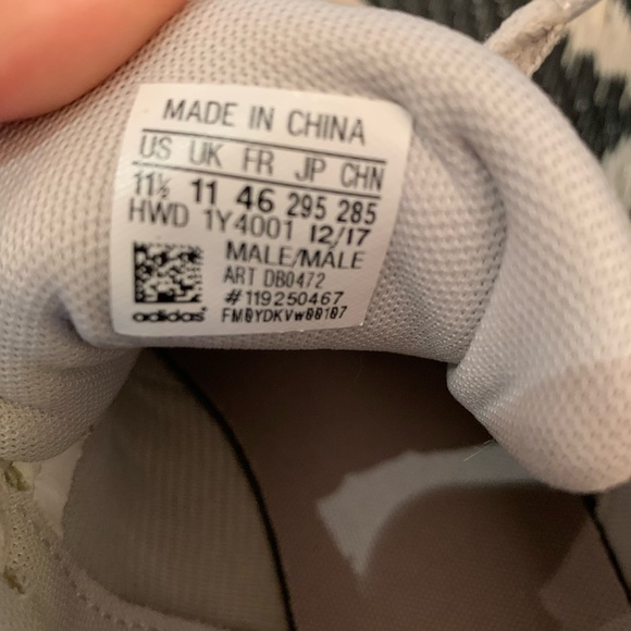 Men’s Adidas tennis shoes - Picture 6 of 6